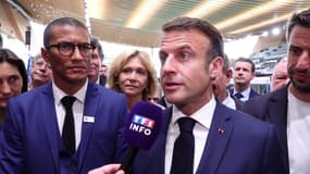 "Je n'ai pas l'habitude de plaisanter sur ces choses-là": Emmanuel Macron confirme qu'il se baignera dans la Seine