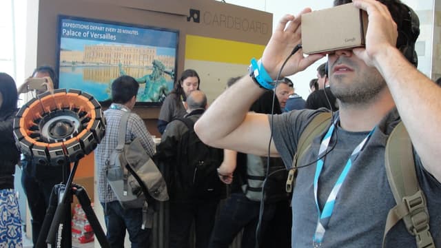 Le Cardboard est un casque de réalité virtuelle en carton.