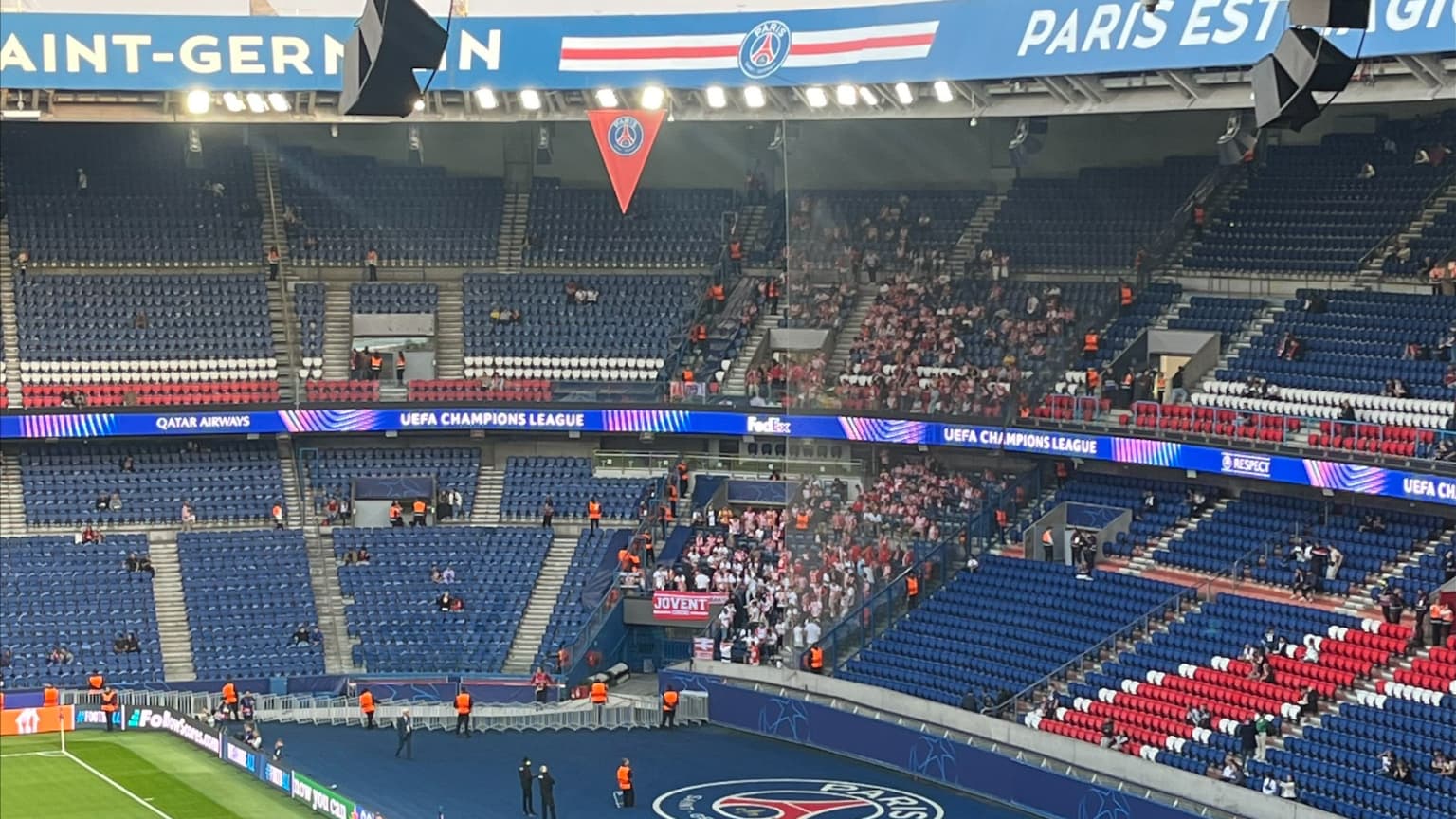 Ligue des champions - PSG-Gérone - Parcage des supporters espagnols