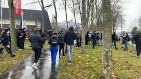 Des tensions ont éclaté avec des manifestants anit-Zemmour, dimanche 5 décembre 2021, à Villepinte où le candidat doit tenir son premier meeting de campagne.