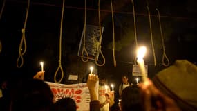 Une manifestation en Inde, célébrant le 2e anniversaire de la mort de Jyoti Singh, violée et assassinée dans un bus de New Delhi en décembre 2012.