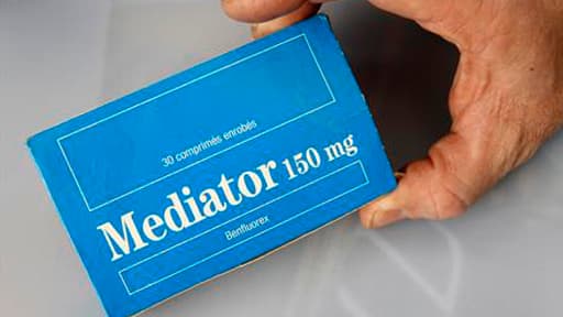 Une ancienne utilisatrice du Médiator a été victime d'un arrêt cardiaque à l'issue de quatre heures de tests menés par le fabricant du médicament, les laboratoires Servier.