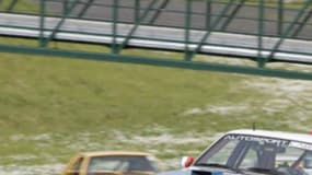 Fière comme une Peugeot 505 GL tricolore, la "marque au lion", comme les autres marques françaises (Citroën et Renault) dominent le marché de l'occasion.