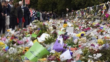 Des personnes rendent hommage aux victimes du tueur des mosquées à Christchurch (Nouvelle-Zélande) le 21 mars 2019