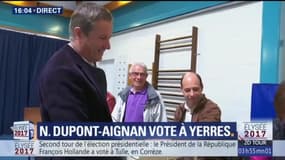Présidentielle 2017: Nicolas Dupont-Aignan a voté à Yerres