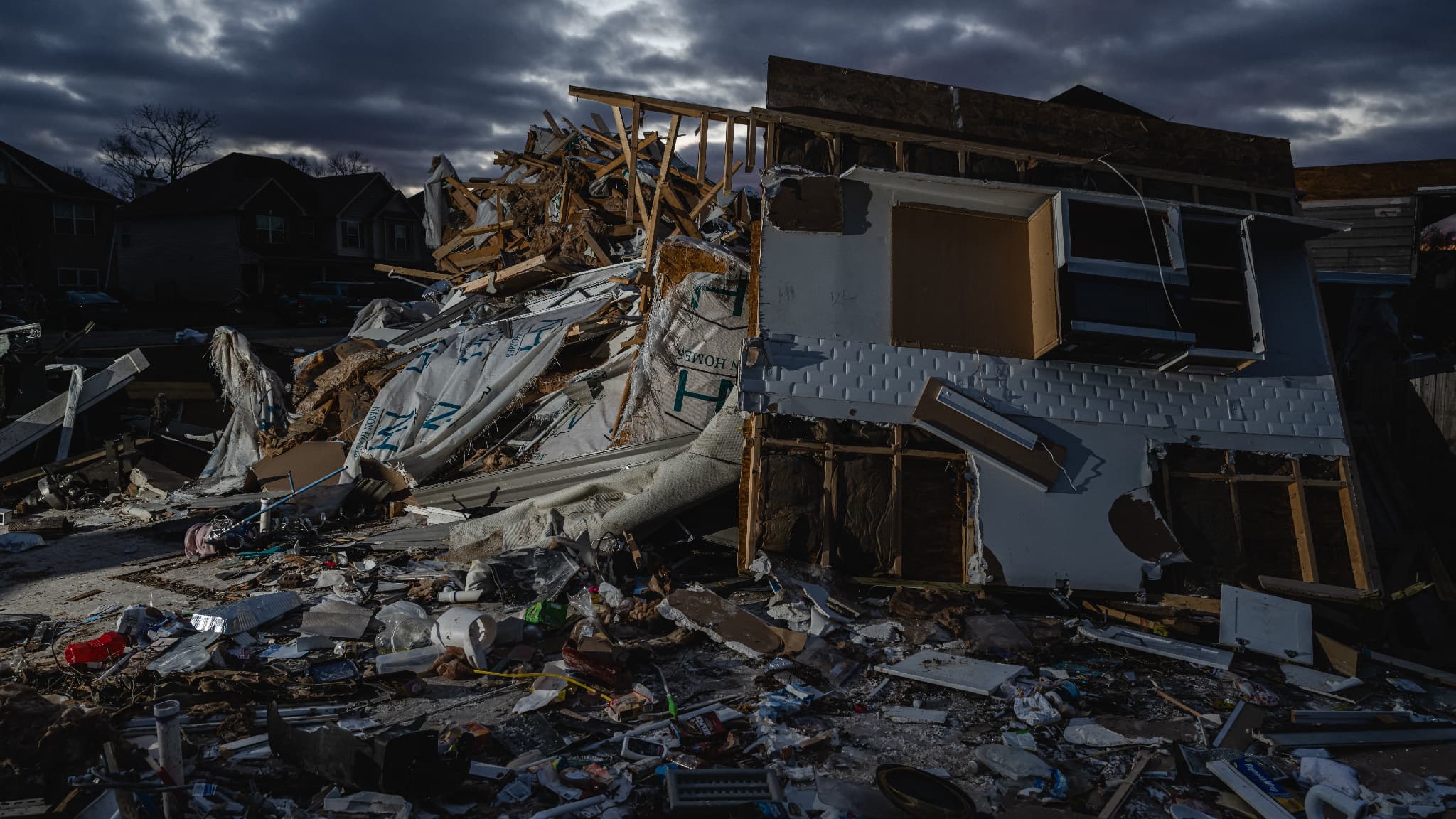 Une maison détruite après le passage d'une tornade le 10 décembre 2023 dans la ville de Clarksville, Tennessee (États-Unis). 