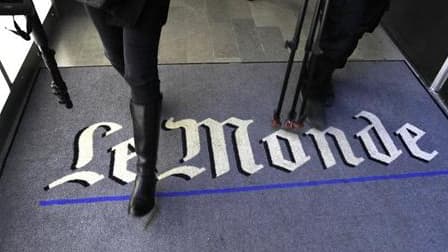 Le quotidien Le Monde a déposé une nouvelle plainte pour la violation de ses sources par les services de renseignement, une démarche visant à obtenir la désignation d'un juge d'instruction indépendant. /Photo d'archives/REUTERS/Charles Platiau