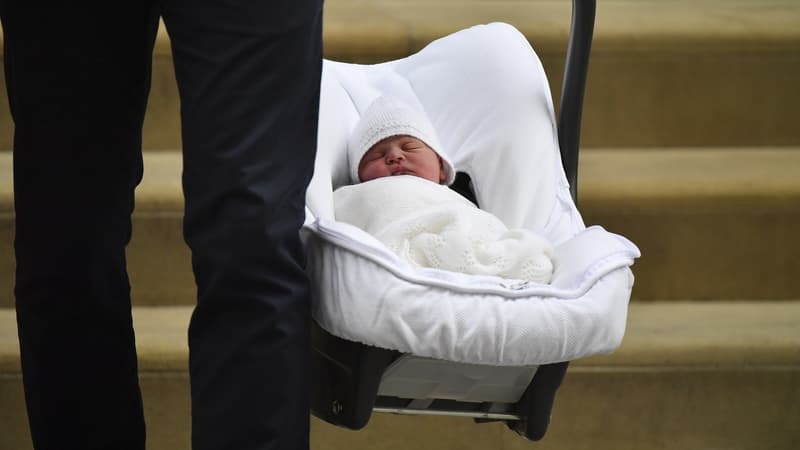Le prince Louis lors de sa sortie de la maternité 