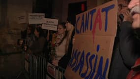 Echange tendu entre Bertrand Cantat et une foule de manifestants à Grenoble