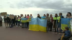 Rassemblement sur la Promenade des Anglais à Nice pour l'Ukraine le 25 février 2022