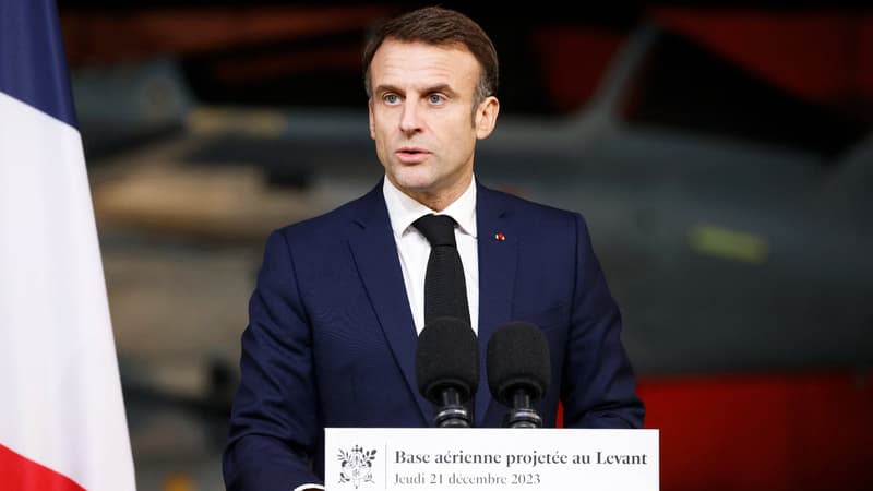 Emmanuel Macron, le 21 décembre 2023, auprès des troupes françaises en Jordanie