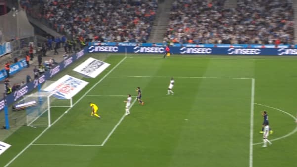 Le CSC de Balerdi lors du Classique OM-PSG, le 27 octobre 2024. Le CSC de Balerdi lors du Classique OM-PSG, le 27 octobre 2024.