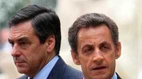 Selon un sondage Ifop pour Paris Match, la proportion de Français qui approuvent l'action du président Nicolas Sarkozy est stable à 35%, tandis que le Premier ministre, François Fillon, perd deux points, à 53% d'opinions favorables. /Photo d'archives/REUT