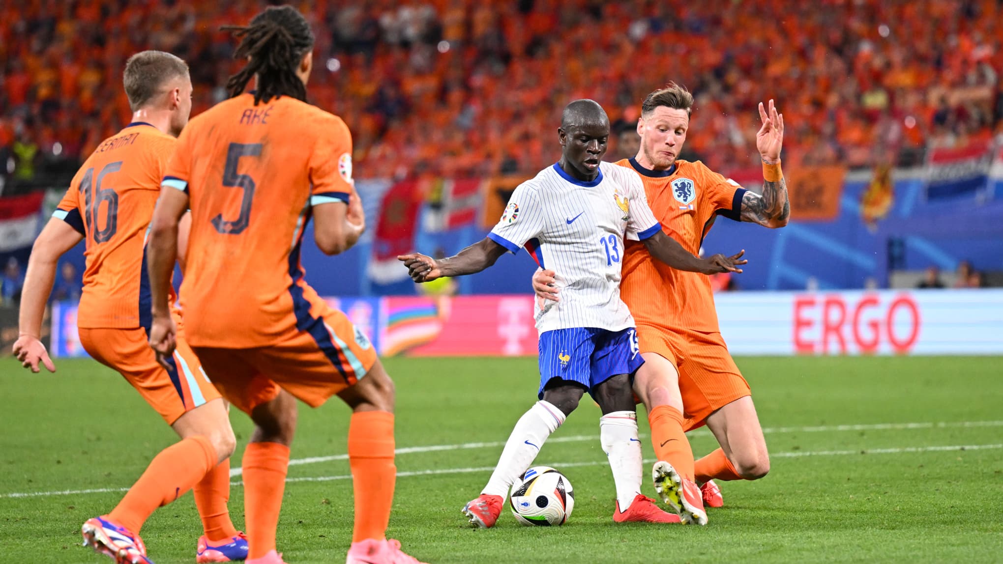 N'Golo Kanté omniprésent lors du match Pays-Bas - France à l'Euro, 21 juin 2024 N'Golo Kanté omniprésent lors du match Pays-Bas - France à l'Euro, 21 juin 2024