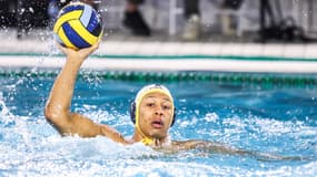 Le Français Thomas Vernoux pendant un match de water-polo en mars 2024