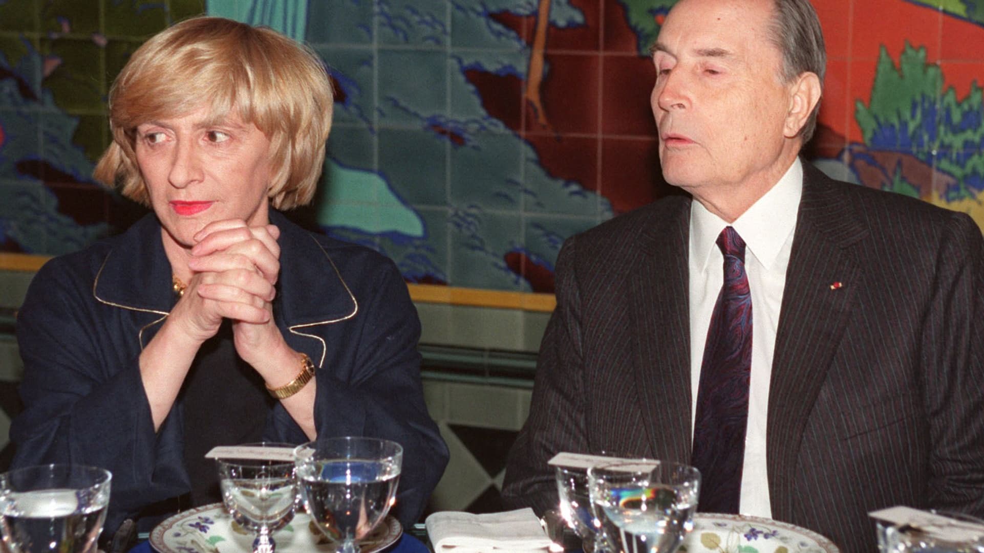 Françoise Sagan et l'un de ses lecteurs, François Mitterrand, en 1992. 