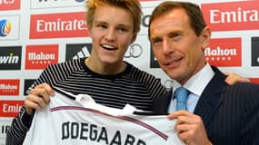 Martin Ødegaard (à gauche)