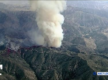 Les images des impressionnants feux de forêts en Californie