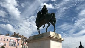 La statue de Louis XIV sur la place Bellecour à Lyon.