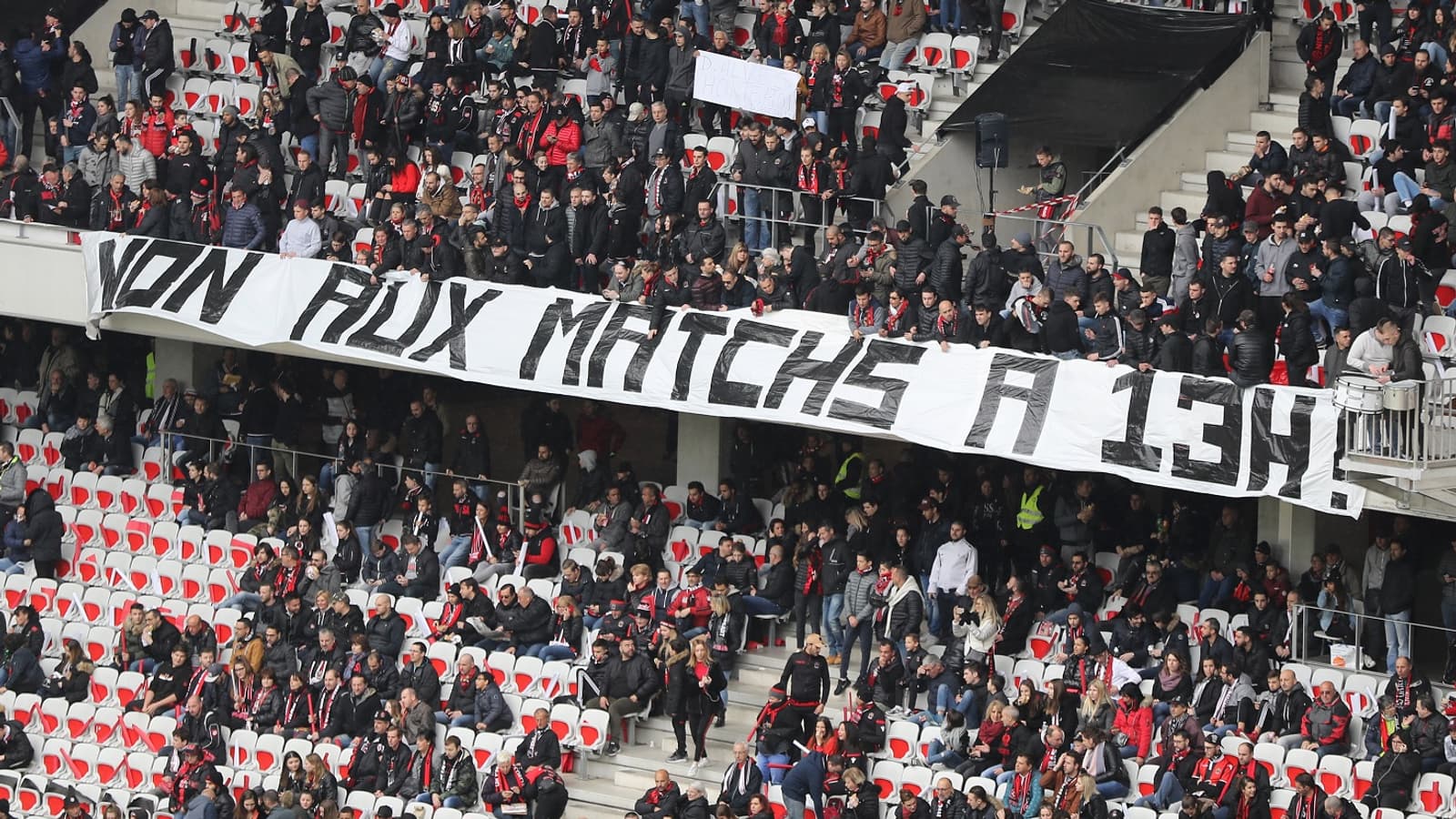 Banderole pendant Nice-PSG Banderole pendant Nice-PSG