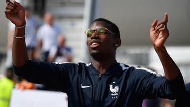 Paul Pogba à sa descente de l'avion à Roissy-Charles-de-Gaulle le lundi 16 juillet 2018
