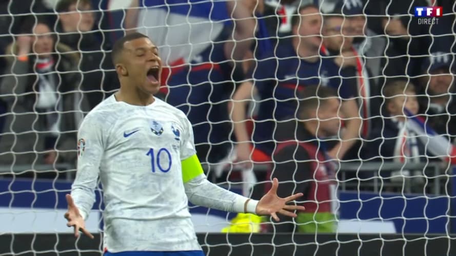 La frustration de Mbappé après sa reprise ratée (30e) La frustration de Mbappé après sa reprise ratée (30e)
