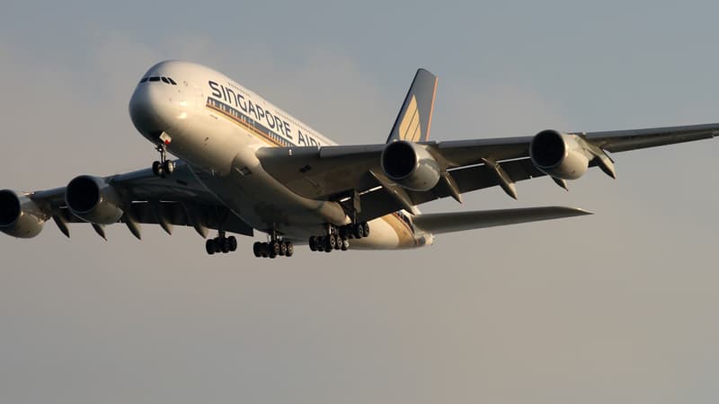 Singapore Airlines, première compagnie à avoir fait voler l'A380, ne compte pas renouveler l'année prochaine le contrat de leasing de son premier exemplaire, entré en service le 25 octobre 2007.
