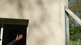 Les fissures se multiplient dans le logement de Mohammed Benyahia qui attaque l'État en justice.