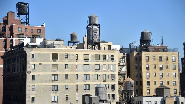 Les "water tanks", ces réservoirs d'eau en bois, pullulent sur les toits de New York