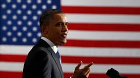 Barack Obama a lancé lundi sa candidature à un deuxième mandat à la présidence des Etats-Unis par un bref communiqué sur son site internet, une vidéo, et des courriels et SMS envoyés à ses partisans. /Photo prise le 1er avril 2011/REUTERS/Jim Young