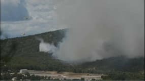 Incendie dans le Luberon: "Des habitations en périphérie du feu mais pas impactées"