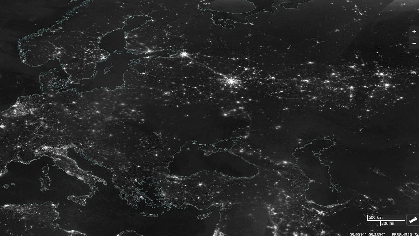 Une image satellite de l'Ukraine capturée par la Nasa montre l'ampleur des coupures de courant après des frappes russes, le 24 novembre 2022