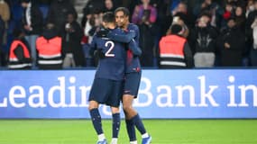 Bradley Barcola et Achraf Hakimi lors de PSG-Nantes, le 9 décembre 2023.