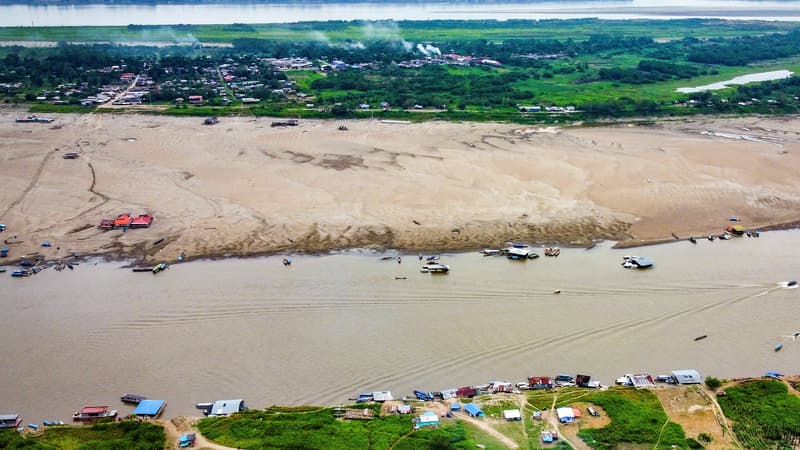 Colombie: les images impressionnantes du fleuve Amazone touché par la sécheresse