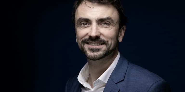 Le maire EELV de Lyon Grégory Doucet, lors d'une séance photo à Paris, le 2 février 2021