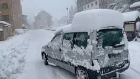 Retour de la neige dans les Hautes-Alpes, le 17 avril 2025. 
