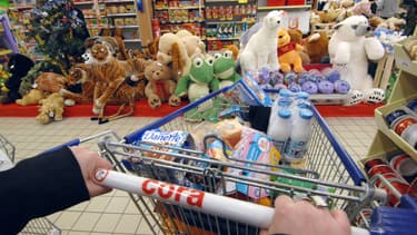 Le "client" sortait systématiquement sans payer, sans que le vigile du magasin ne dise rien