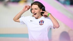 Poe Pinson avec son casque lors de l'épreuve de street skate, le 28 juillet 2024