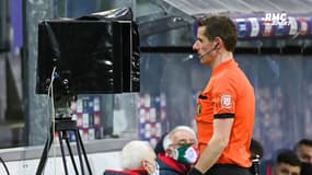 Football : "Les matches internationaux sans VAR c'est sympa" juge Diaz