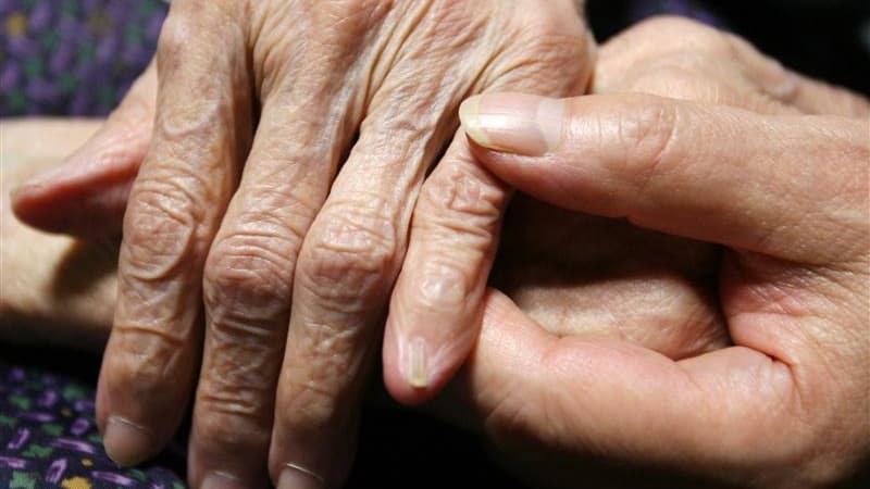 Pour la première fois depuis vingt-six ans, les femmes japonaises ne sont plus celles qui jouissent de la plus grande espérance de vie au monde. Les autorités imputent ce recul au tremblement de terre et au tsunami du 11 mars 2011 dans le nord-est du pays