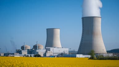 Les deux tours de refroidissement de la centrale nucléaire de Civaux (Vienne), le 25 avril 2016 (photo d'illustration).