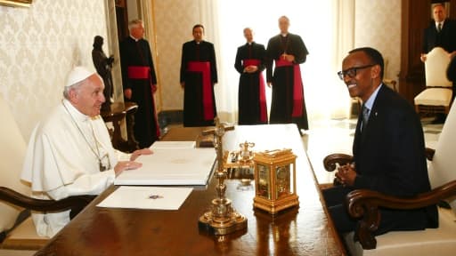 Le pape François reçoit le président rwandais Paul Kagame, le 20 mars 2017 au Vatican, à Rome Le pape François reçoit le président rwandais Paul Kagame, le 20 mars 2017 au Vatican, à Rome