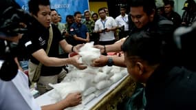 Le gouvernement malaisien pourrait supprimer la peine de mort obligatoire pour les trafiquants de drogue, a déclaré lundi une responsable du cabinet du Premier ministre, une annonce saluée par les groupes de défense des droits de l'homme