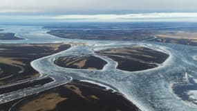 Vue aérienne d'un paysage en Alaska (Photo d'illustration)