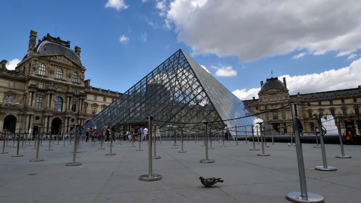 Le musée du Louvre (Paris) en 2020.