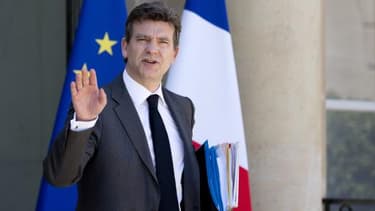 Arnaud Montebourg veut jouer la carte de la concertation avec les professions réglementées.