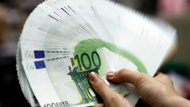 L'Etat prévoit de faire 14 milliards d'euros d'économies en 2014 sur les 20 milliards d'efforts de réduction de déficit structurel prévus, en mettant à contribution les fonctionnaires et les opérateurs, selon le site internet du journal Le Monde. /Photo d