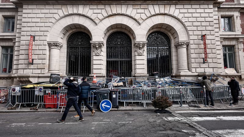 L'entrée de l'institut d'études politiques de Lille a été bloquée par des étudiants le 17 mars 2023 en protestation à la réforme des retraites.