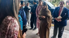 La militante pakistanaise et lauréate du prix Nobel de la paix Malala Yousafzai de retour au Pakistan pour un sommet sur l'éducation, à Islamabad, le 11 janvier 2025