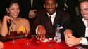 Kobe Bryant et sa femme Vanessa (à gauche) lors d'un tournoi de poker à but caritatif en 2006